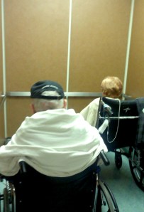 The elevator w. mom and dad