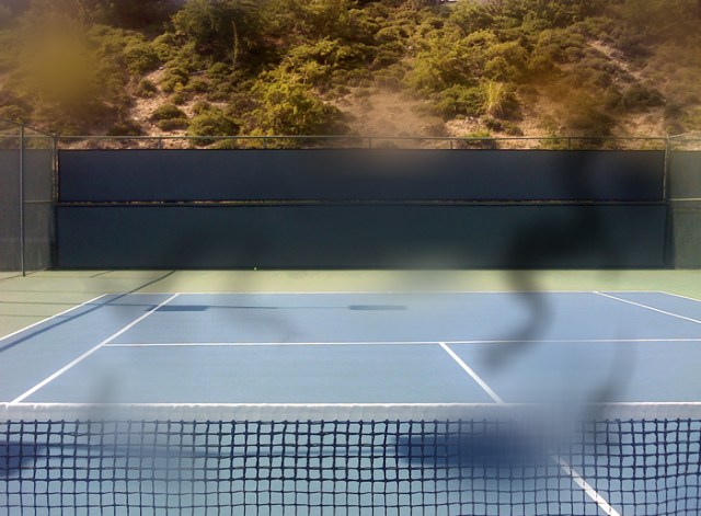 Tennis court with my eye problem